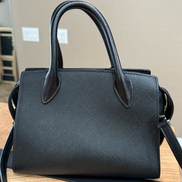 Prada Signature Monochrome - Picture 9 of 11